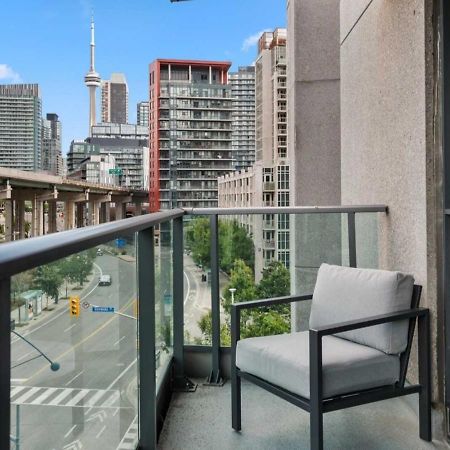 Cn Tower View With Free Parking, Pool, & More Amenities Toronto Exterior photo