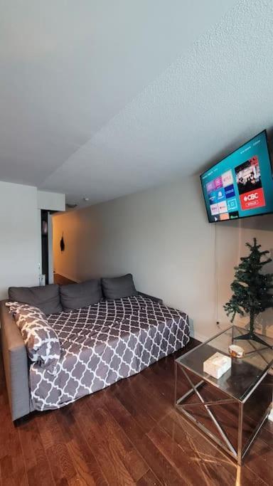 Cn Tower View With Free Parking, Pool, & More Amenities Toronto Exterior photo